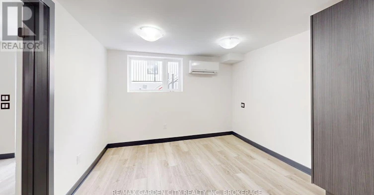 729 Queensdale Avenue E, Hamilton, ON, L8V 1M4 - 6