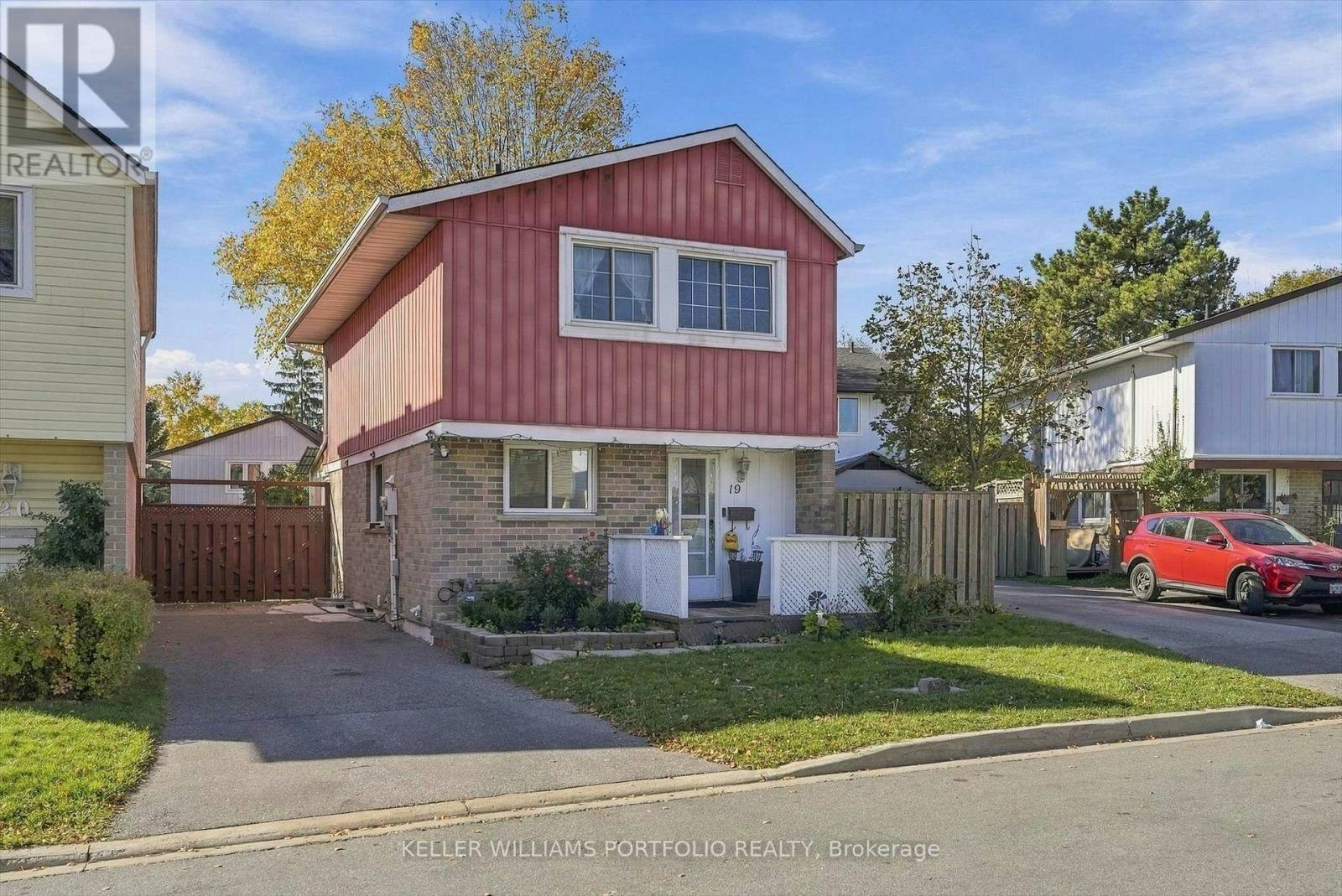 19 Highland Trail, Brampton, ON, L6S 1P4 - 2