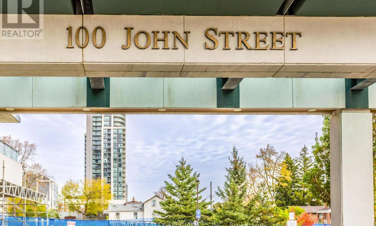 602-100 John Street
