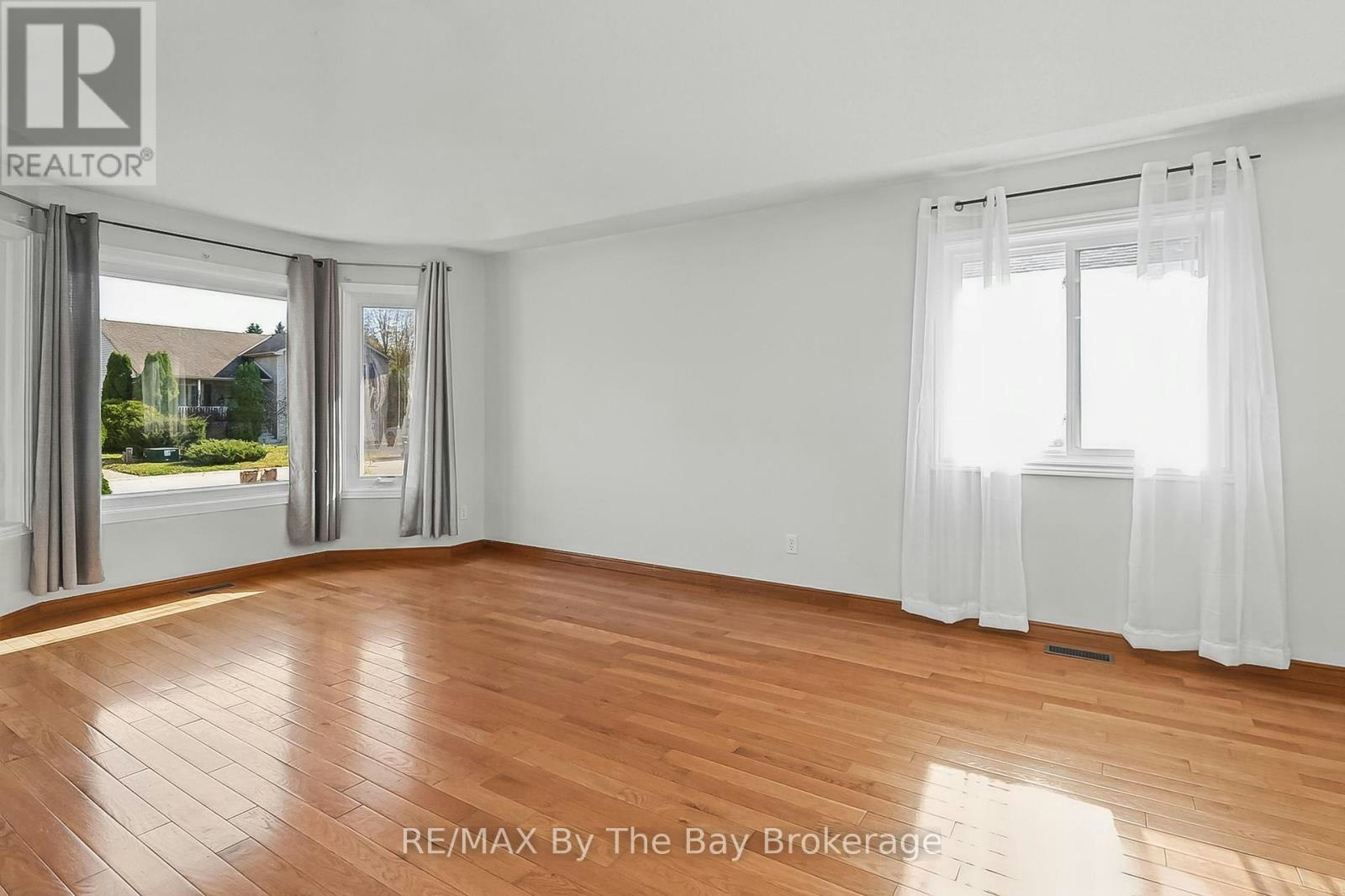 6 Riverdale (Main Level Drive, Wasaga Beach, ON, L9Z 1E9 - 7