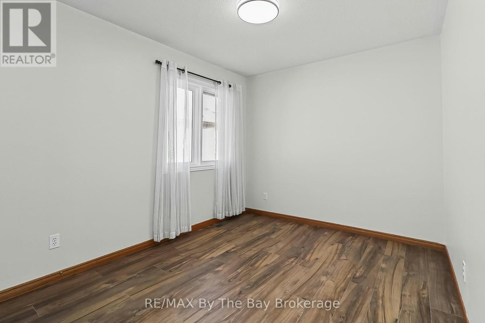 6 Riverdale (Main Level Drive, Wasaga Beach, ON, L9Z 1E9 - 17
