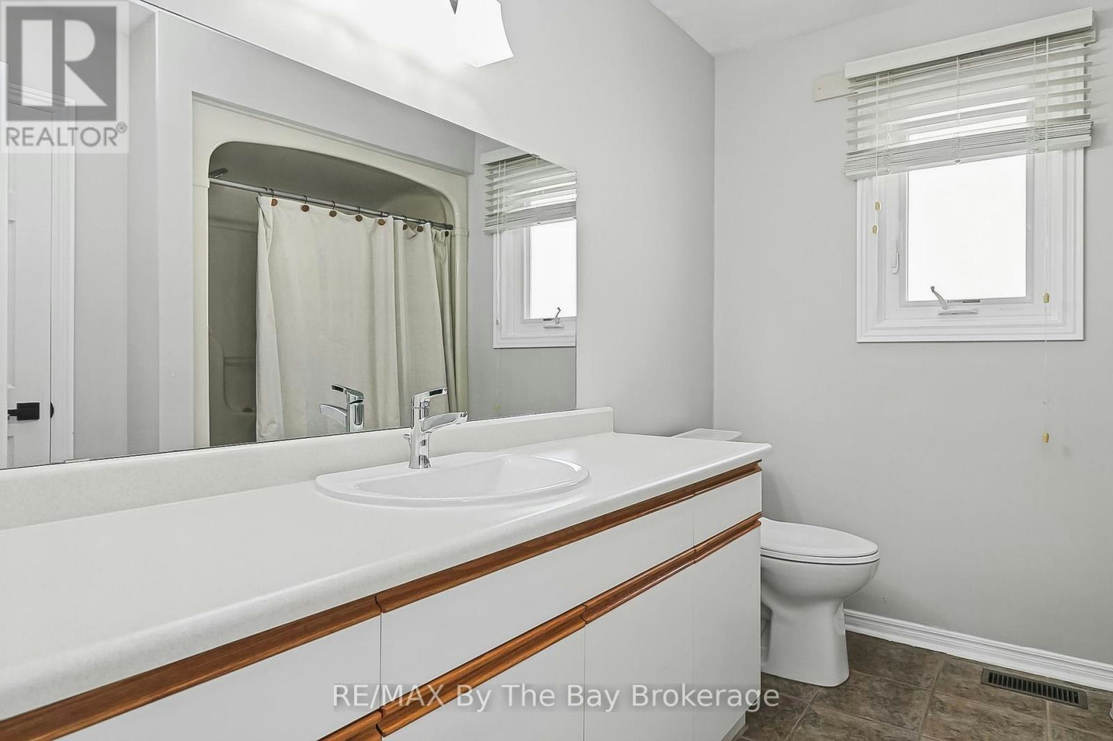 6 Riverdale (Main Level Drive, Wasaga Beach, ON, L9Z 1E9 - 18