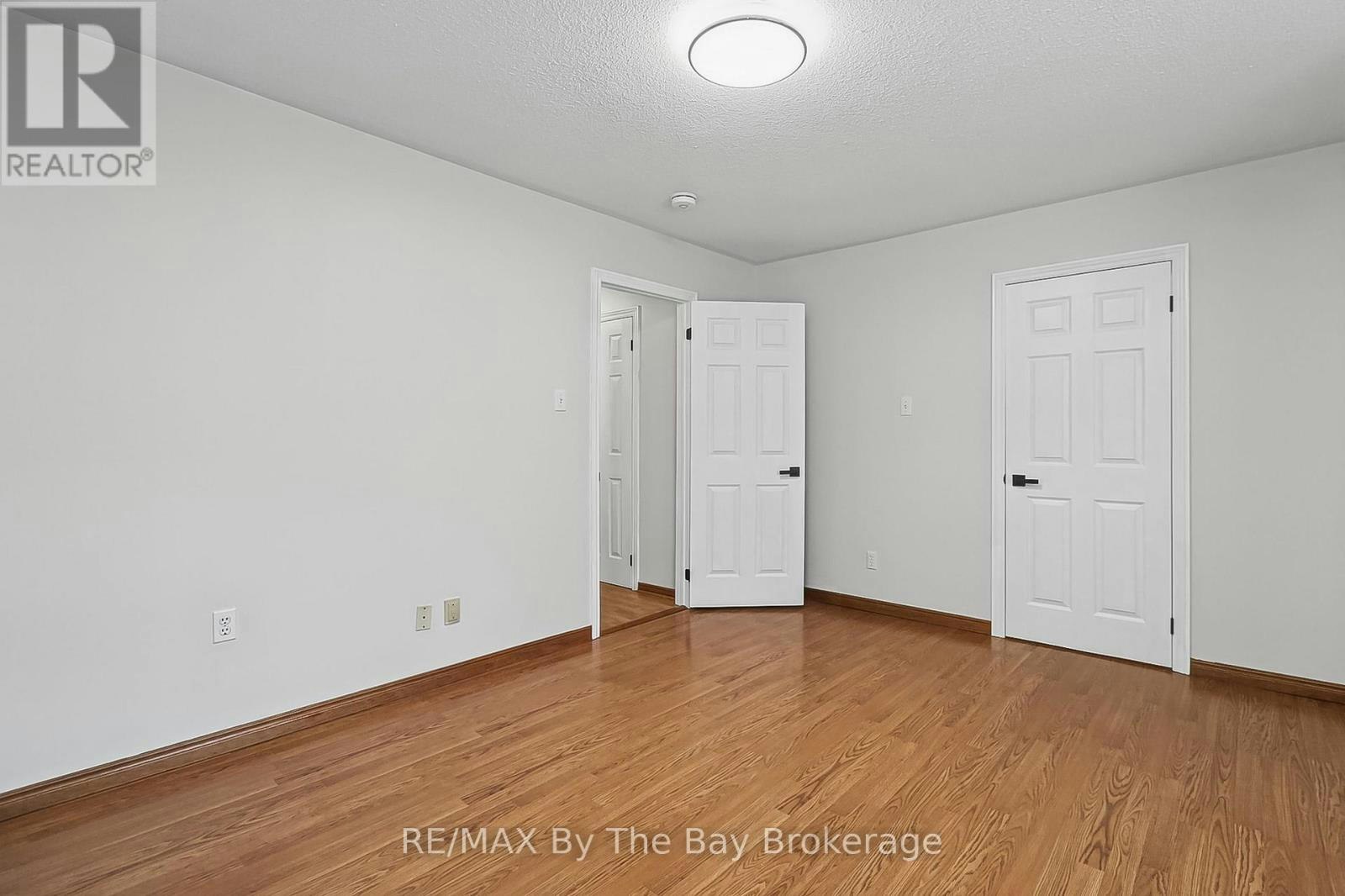6 Riverdale (Main Level Drive, Wasaga Beach, ON, L9Z 1E9 - 14
