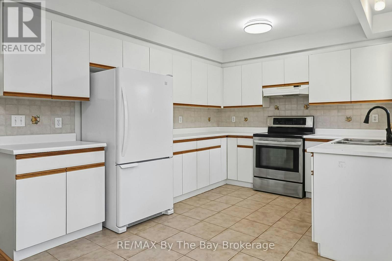 6 Riverdale (Main Level Drive, Wasaga Beach, ON, L9Z 1E9 - 9