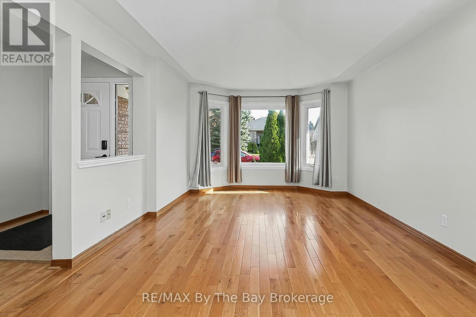 6 Riverdale (Main Level Drive, Wasaga Beach, ON, L9Z 1E9 - 6