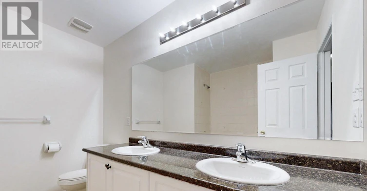 13 Lloydminster Avenue, Ajax, ON, L1Z 0S1 - 16