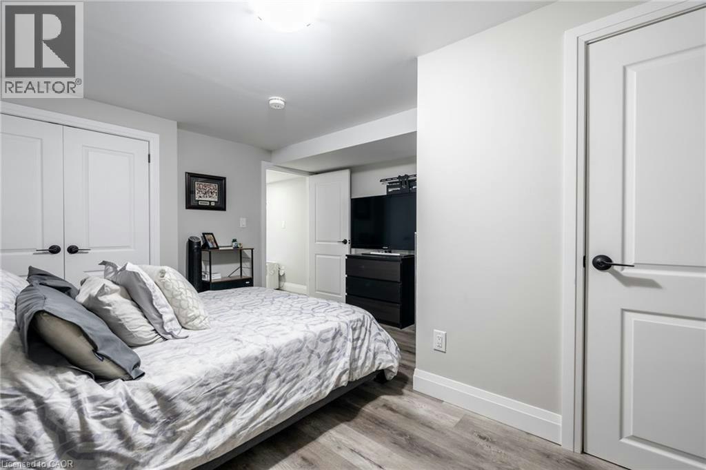 Lower-242 17th Street WEST, Hamilton, ON, L9C 4G2 - 11