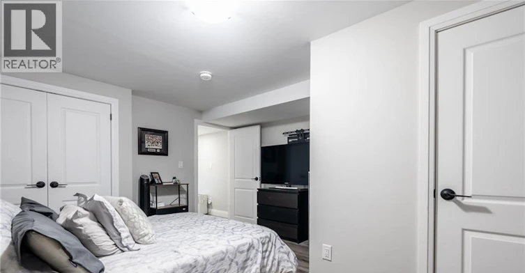 Lower-242 17th Street WEST, Hamilton, ON, L9C 4G2 - 11