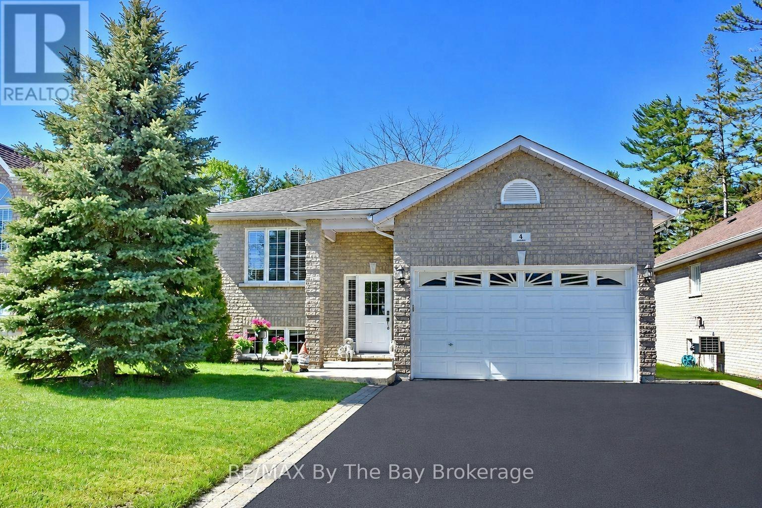 4 Anthony Street, Wasaga Beach, ON, L9Z 2N4