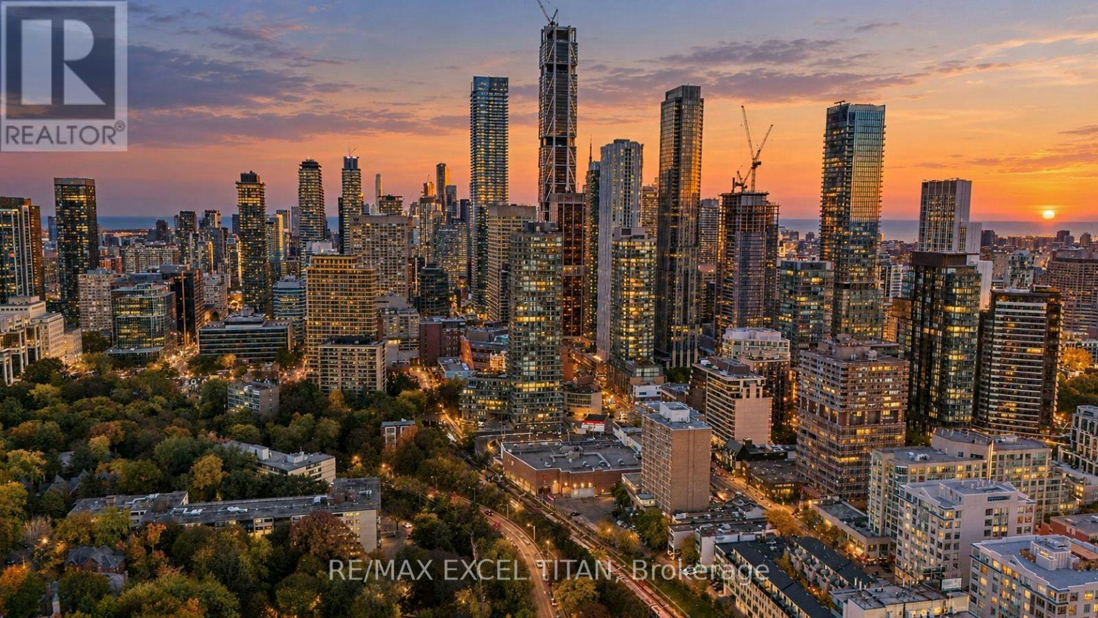 TH101-825 Church Street, Toronto, ON, M4W 3Z4