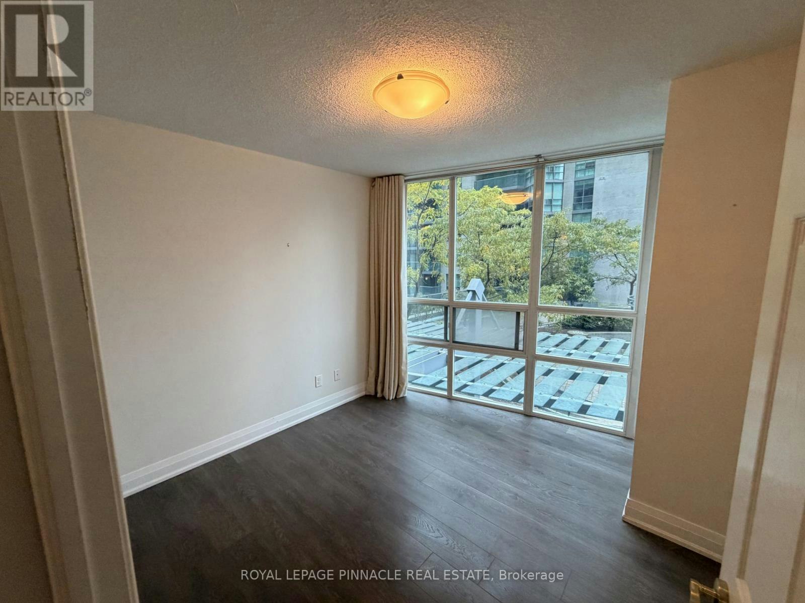 802-30 Grand Trunk Crescent, Toronto, ON, M5J 3A4 - 5