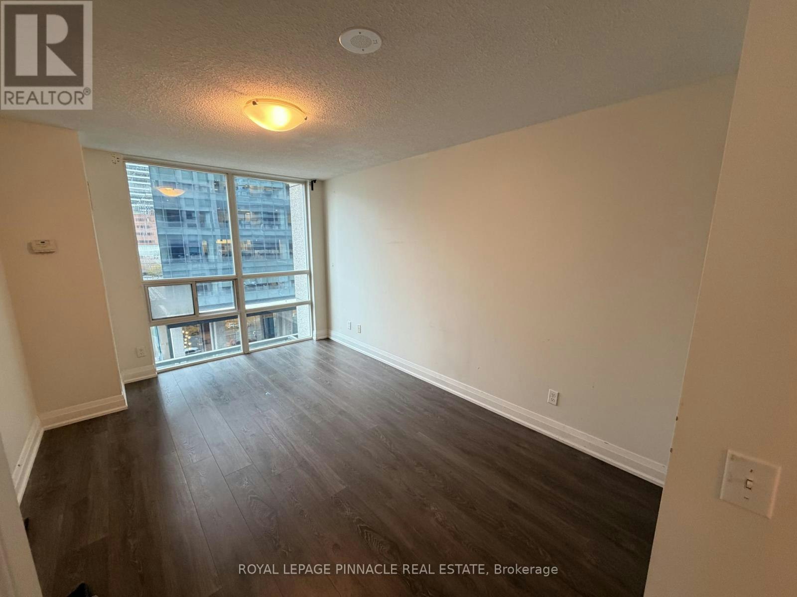 802-30 Grand Trunk Crescent, Toronto, ON, M5J 3A4 - 10