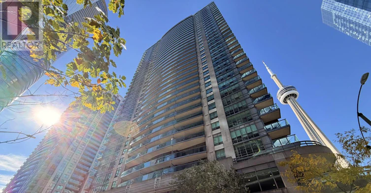 802-30 Grand Trunk Crescent, Toronto, ON, M5J 3A4