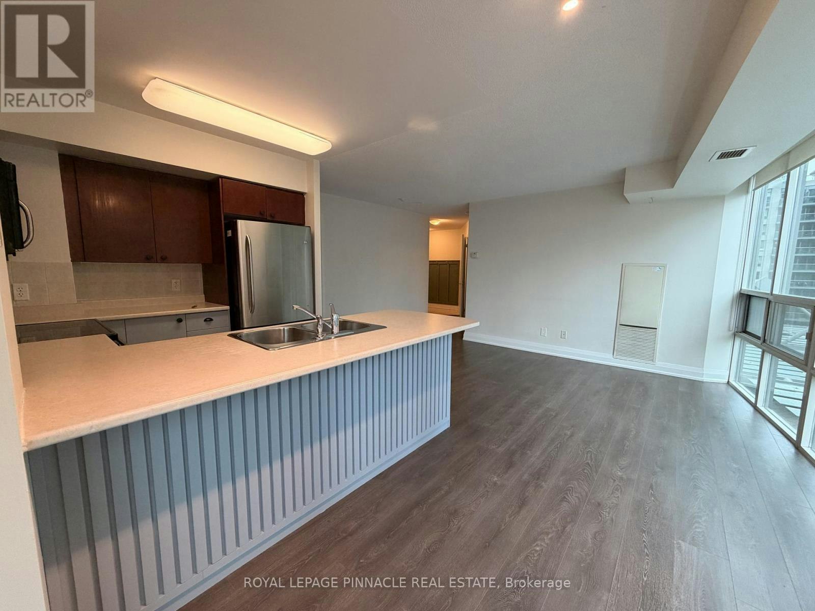 802-30 Grand Trunk Crescent, Toronto, ON, M5J 3A4 - 14