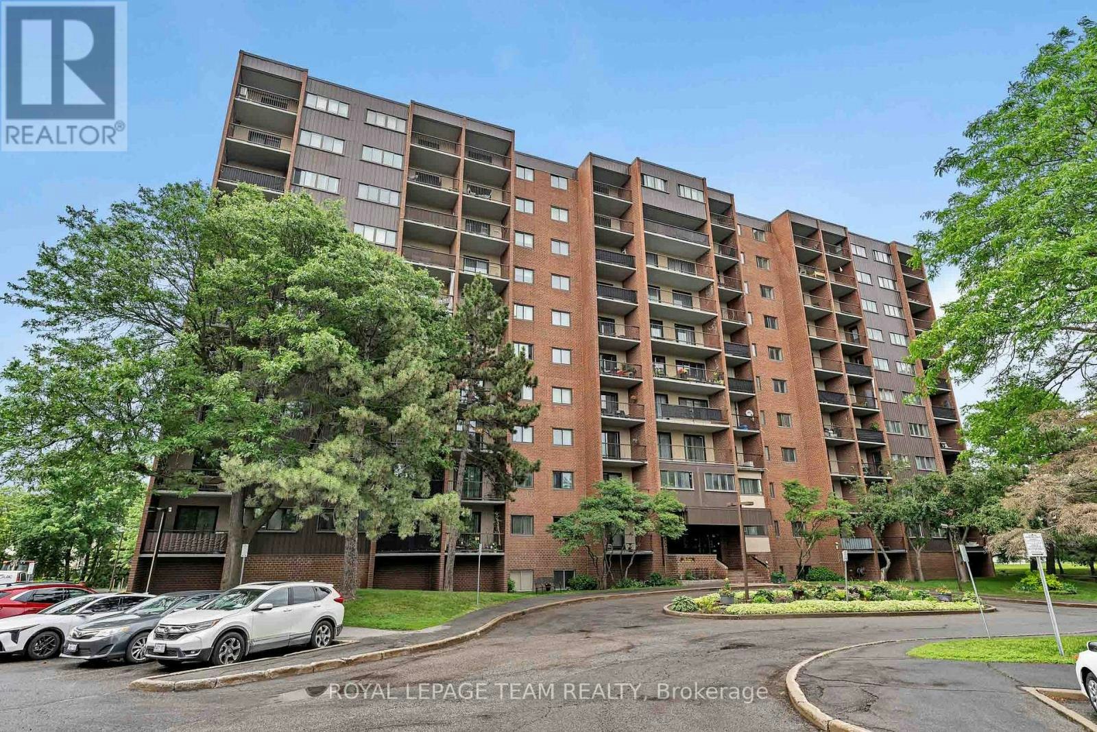 214-2630 Southvale Crescent, Ottawa, ON, K1B 4S8