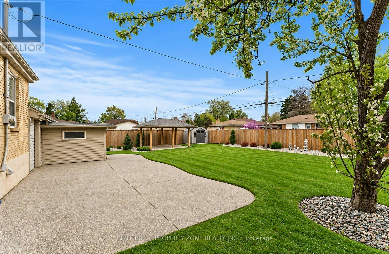 2563 Meldrum Road, Windsor, ON, N8W 4E9 - 12