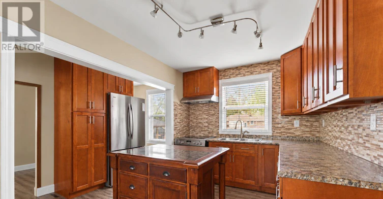 2563 Meldrum Road, Windsor, ON, N8W 4E9 - 4