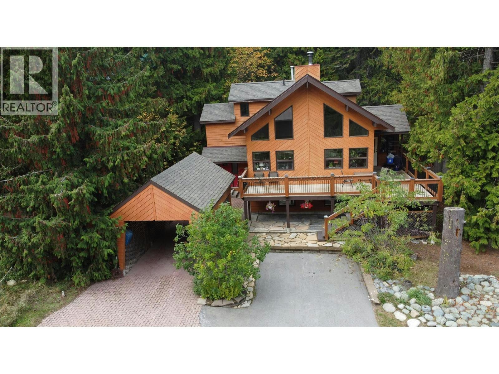 1005 Earl Street, Rossland, BC, V0G 1Y0