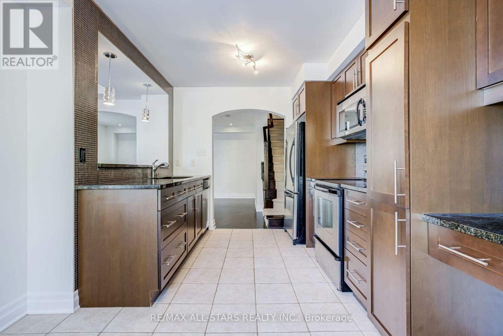 38 Muston Lane, Whitchurch-Stouffville, ON, L4A 0P9 - 12
