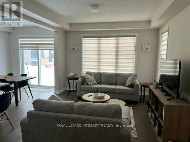523 Flagstaff Drive, Ottawa, ON, K2J 6S7 - 7