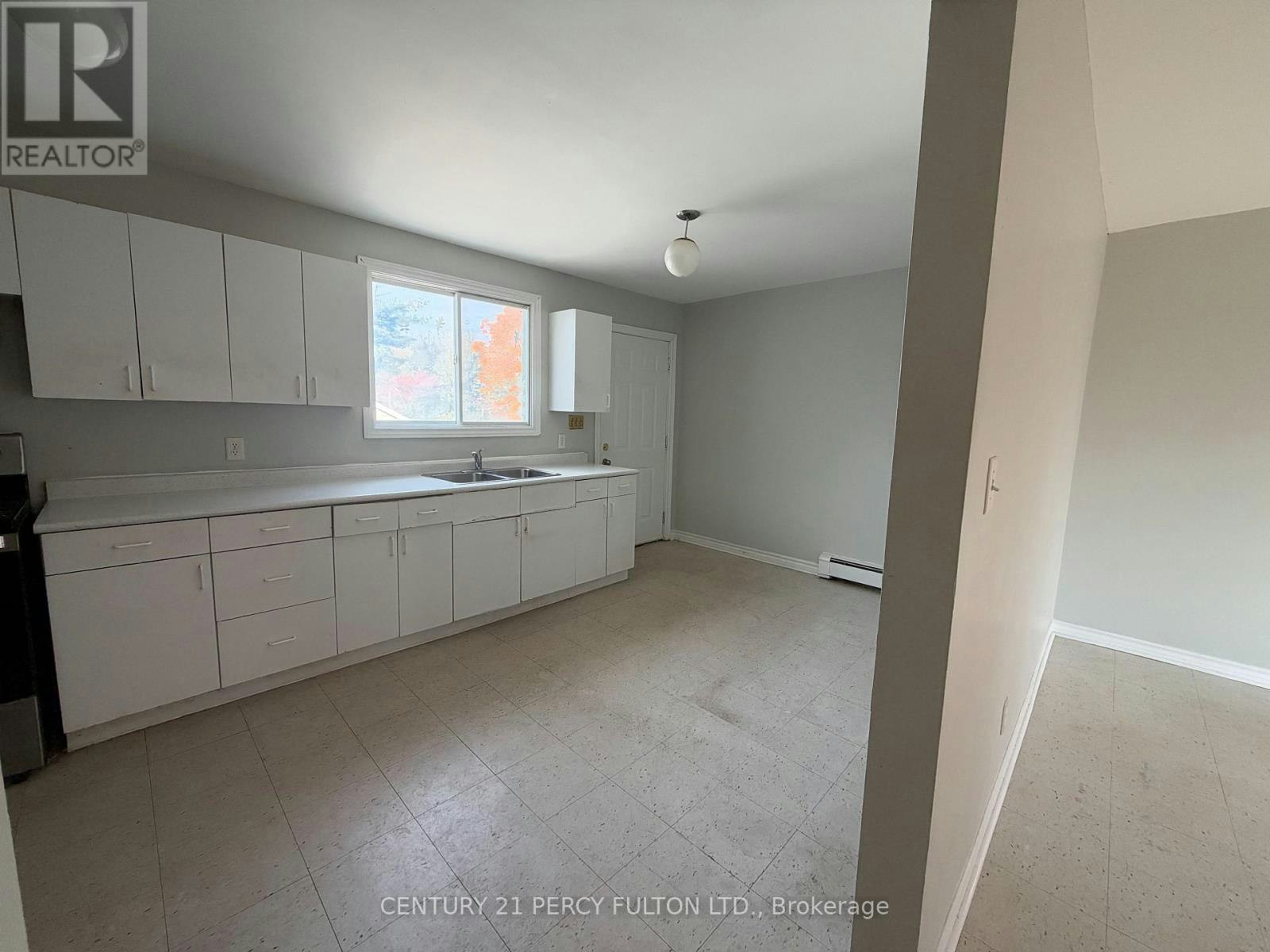 86 Brock Street E, Oshawa, ON, L1G 1S1 - 3