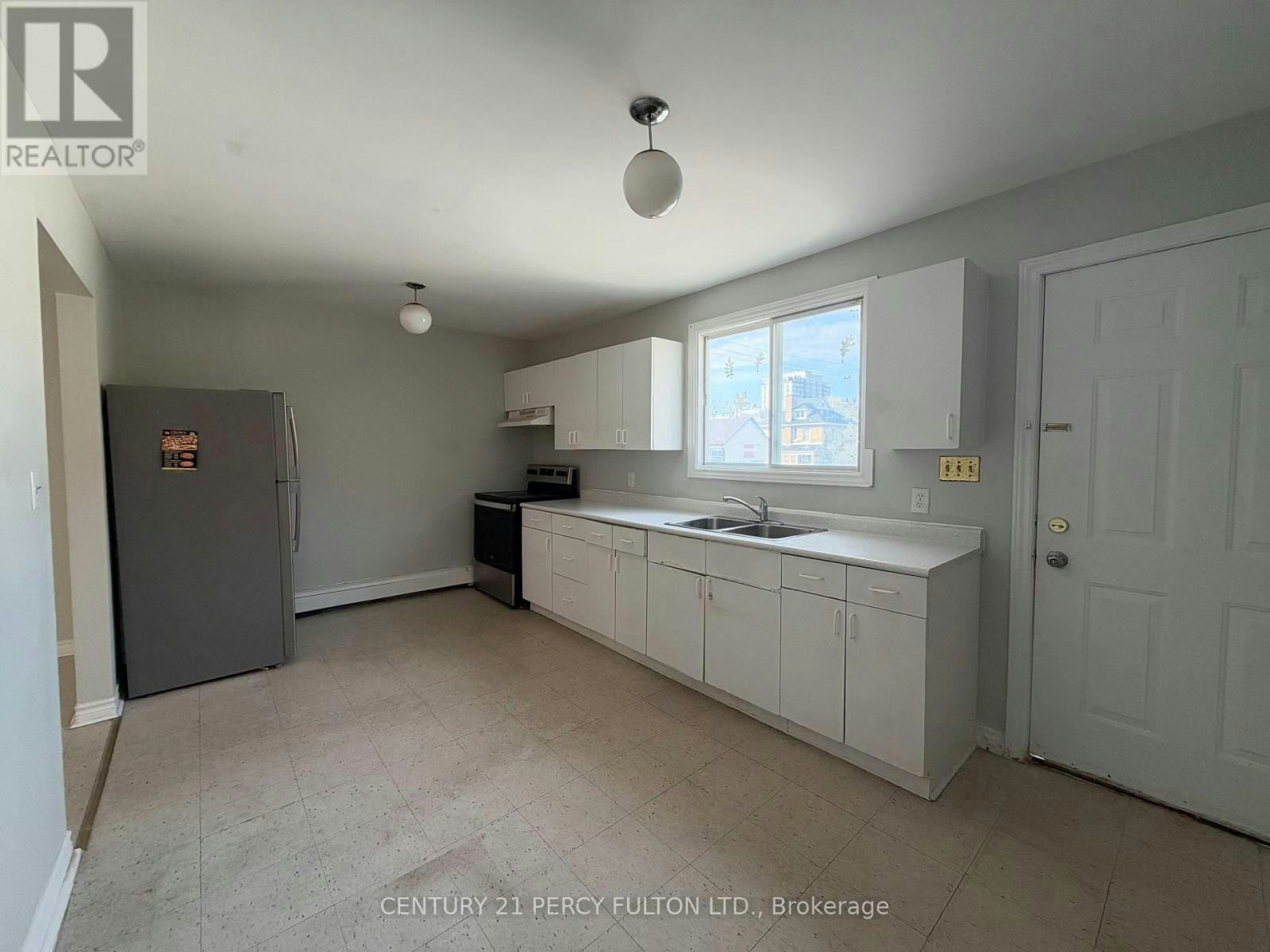 86 Brock Street E, Oshawa, ON, L1G 1S1 - 4