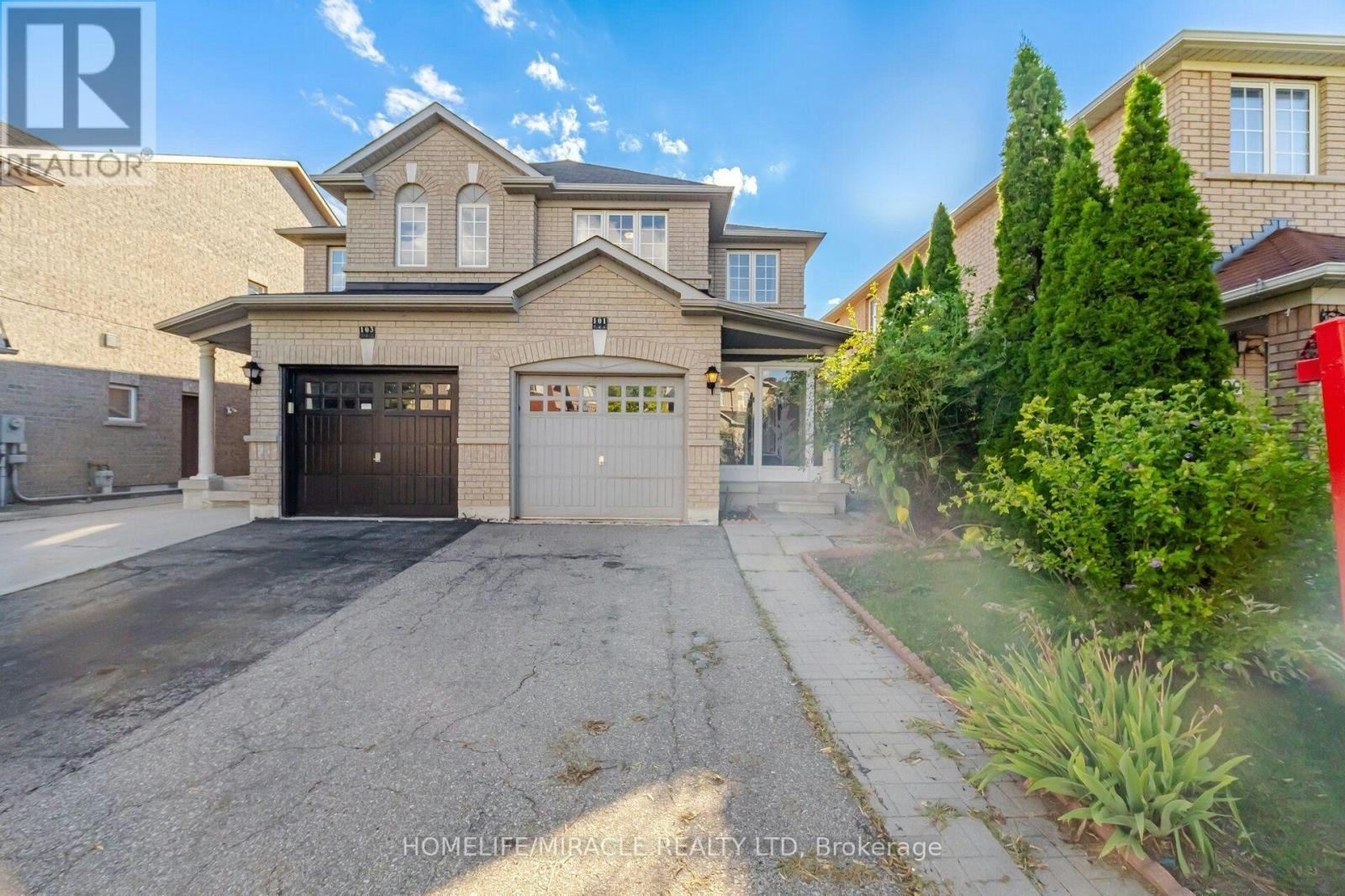 101 Crystalview Crescent, Brampton, ON, L6P 2S2