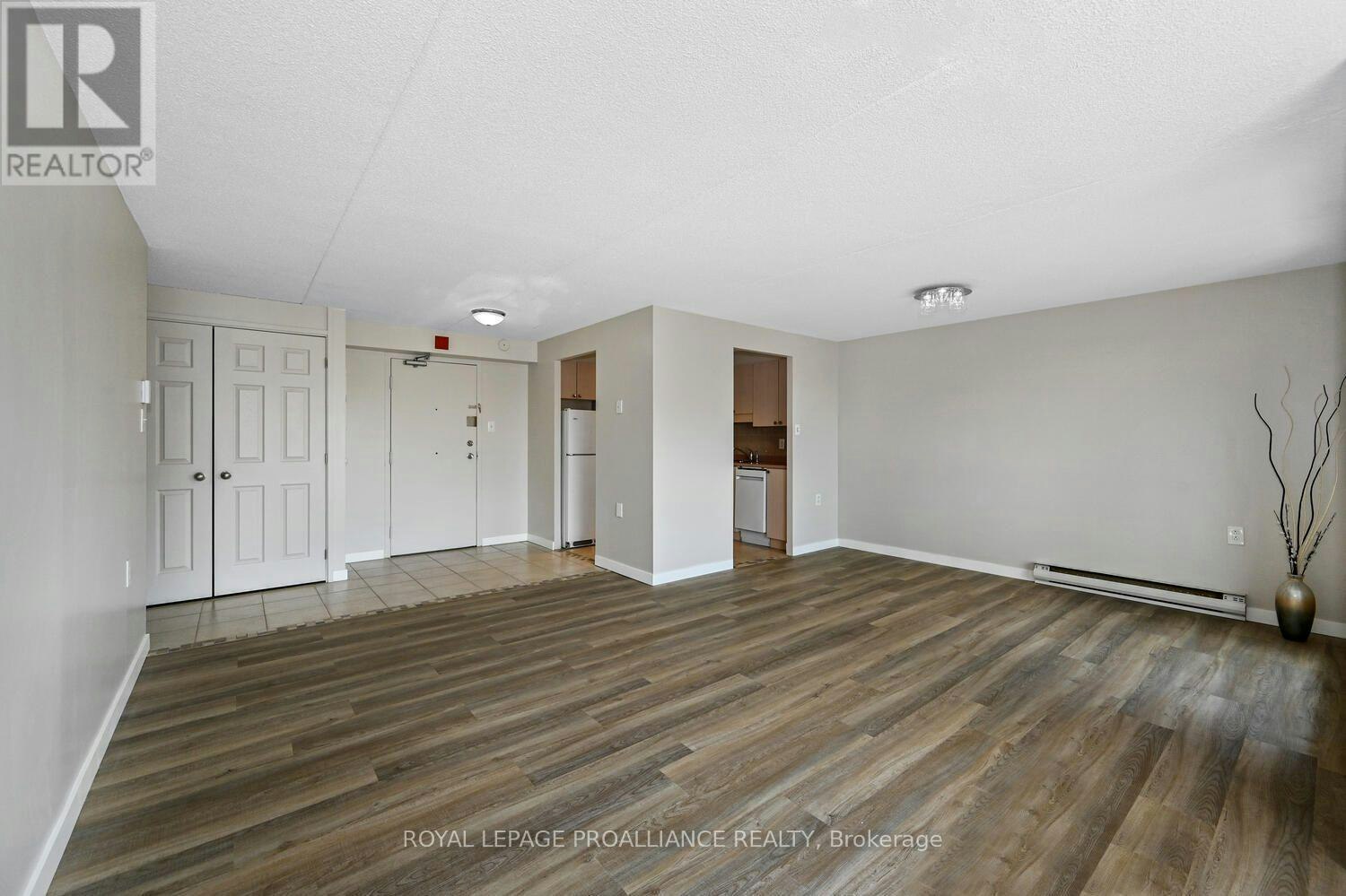 701-3 Apple Street, Brockville, ON, K6V 4X5 - 9