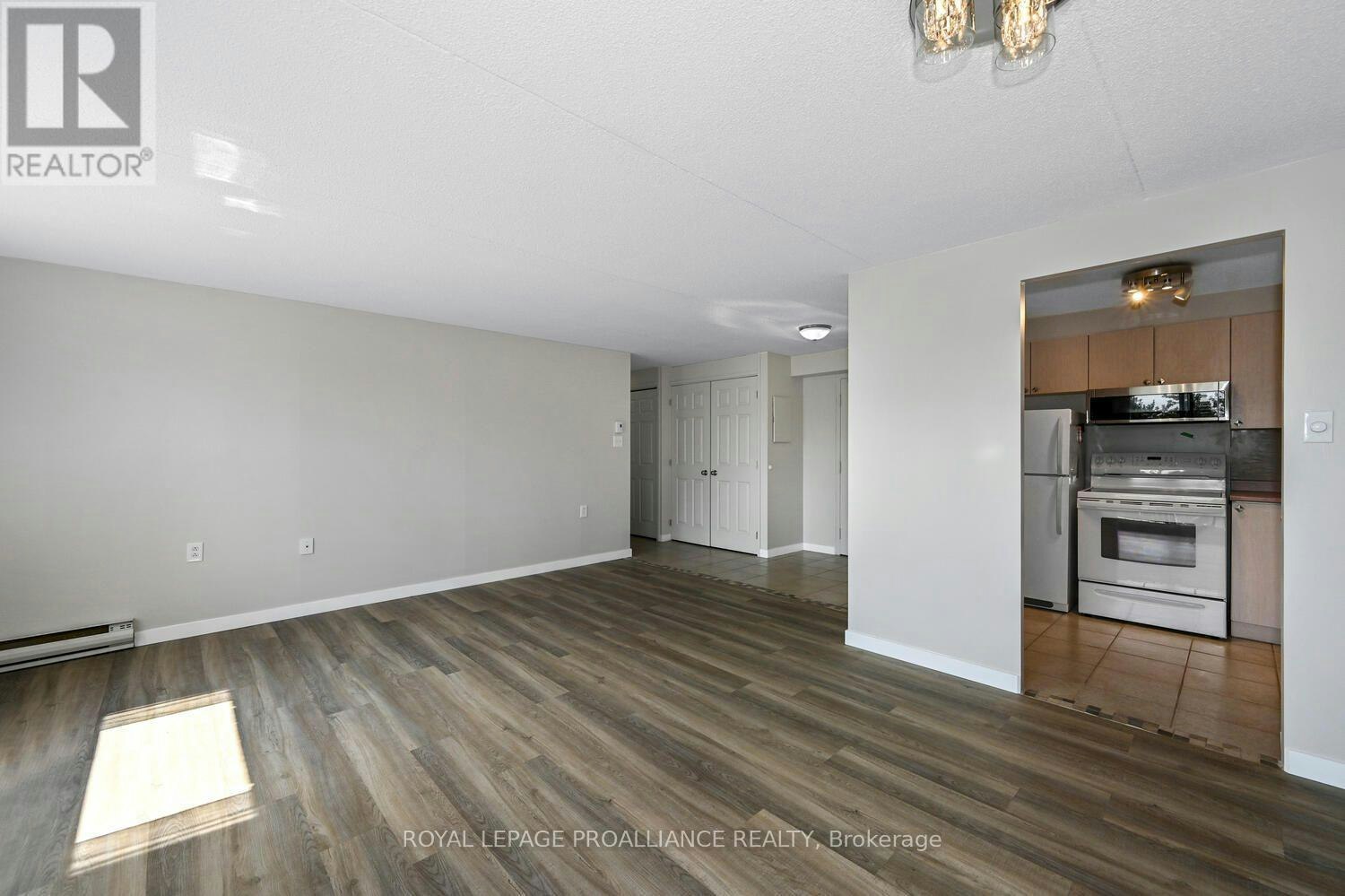 701-3 Apple Street, Brockville, ON, K6V 4X5 - 11