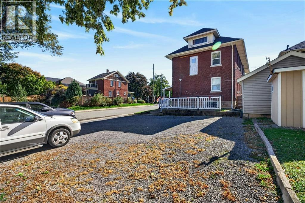 Lower-4961 Armoury Street, Niagara Falls, ON, L2E 1T3 - 4