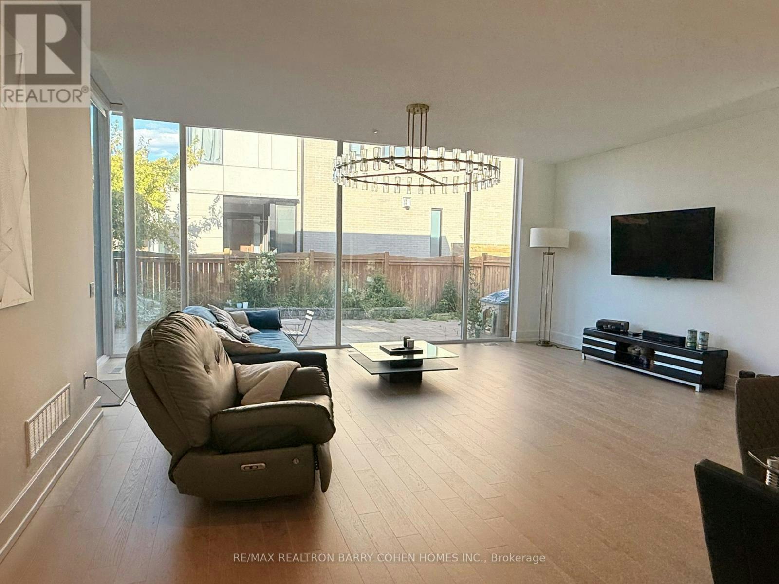 9 Fairmeadow Avenue, Toronto, ON, M2P 0A5 - 3