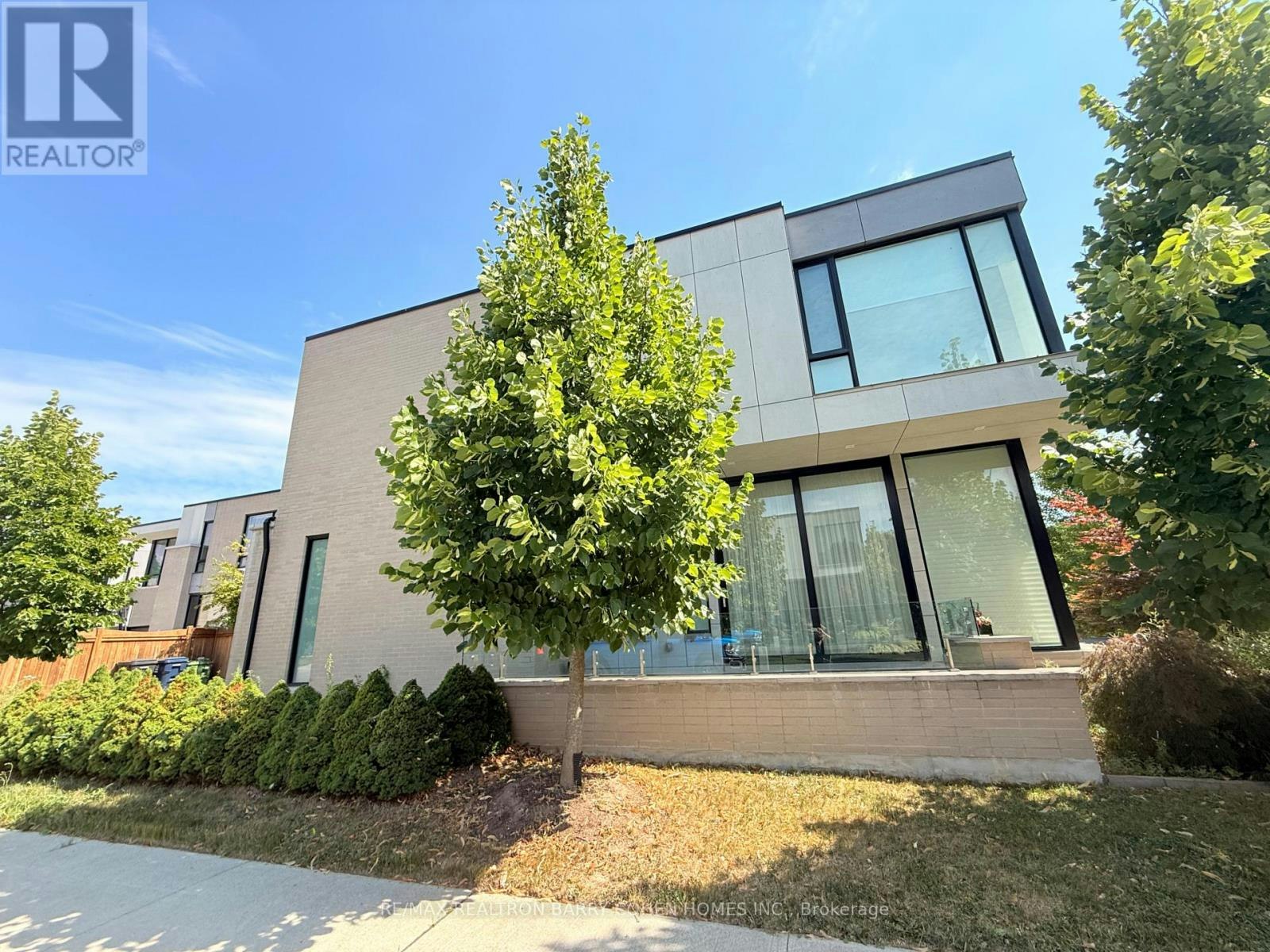 9 Fairmeadow Avenue, Toronto, ON, M2P 0A5