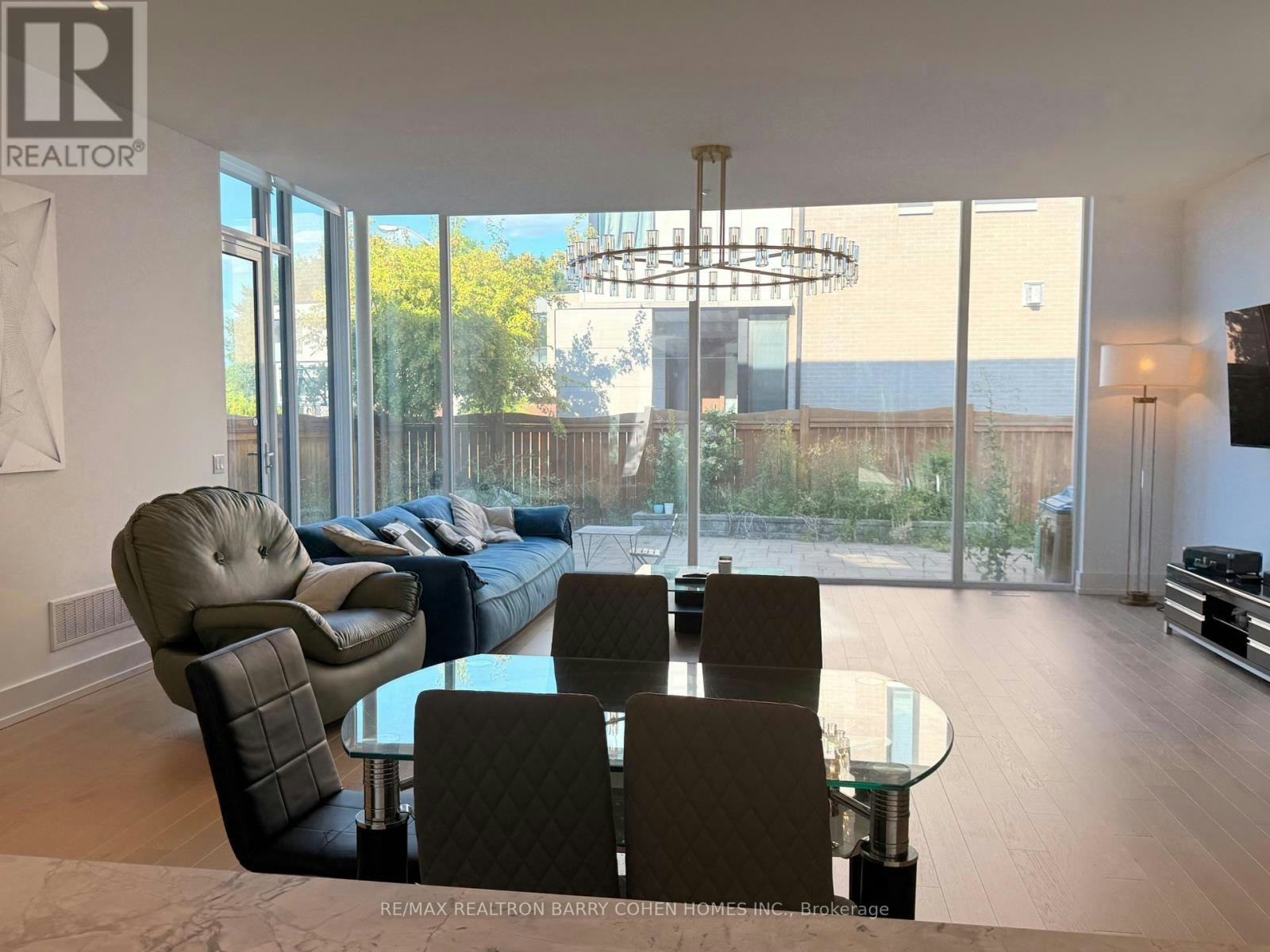 9 Fairmeadow Avenue, Toronto, ON, M2P 0A5 - 7