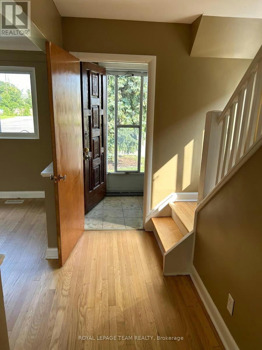 2644 Alta Vista Drive, Ottawa, ON, K1V 7T2 - 2