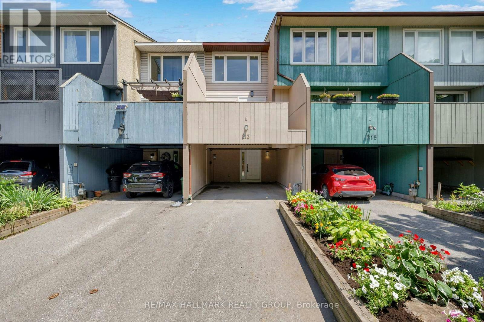213 Booth Street, Ottawa, ON, K1R 7V4