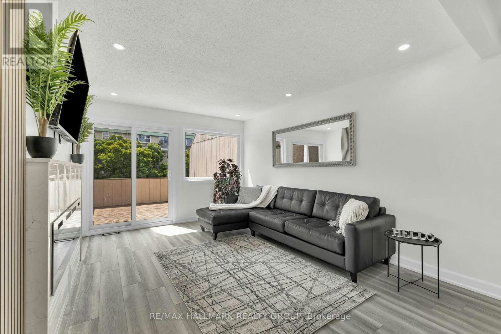 213 Booth Street, Ottawa, ON, K1R 7V4 - 4