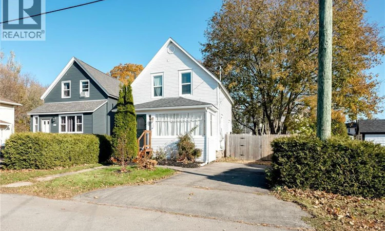 12 Murray Avenue
