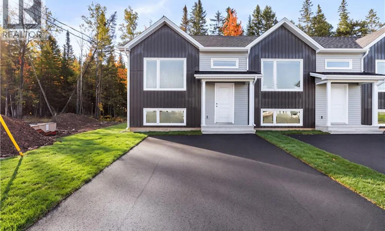 227 Des Eleves Street