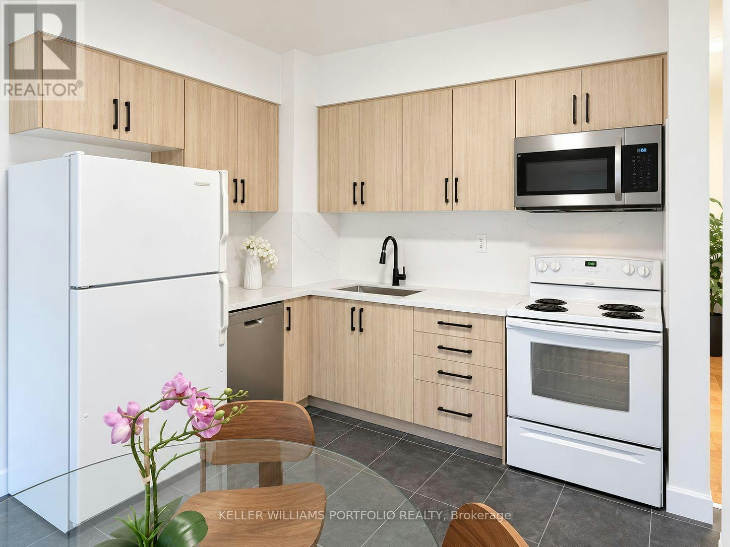 1-821 Gladstone Avenue, Toronto, ON, M6H 3J7 - 3