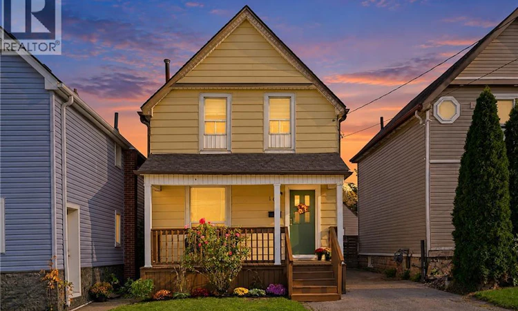 108 Robins Avenue