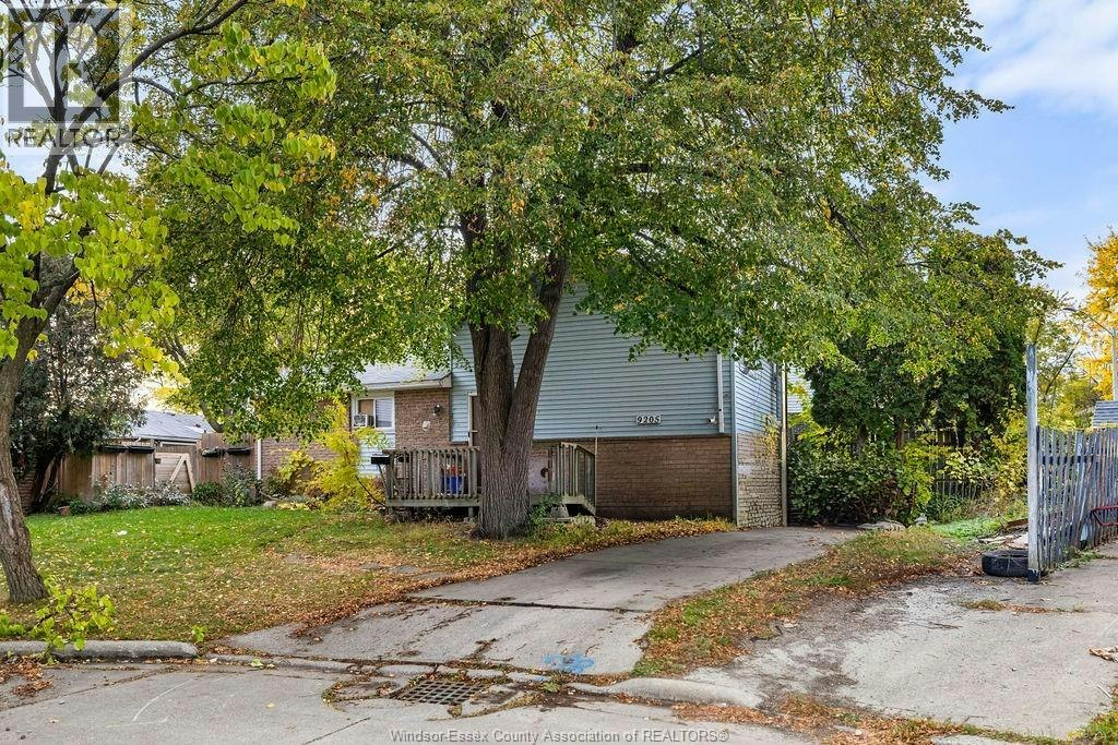 9205 Arncliff, Windsor, ON, N8S 4J9