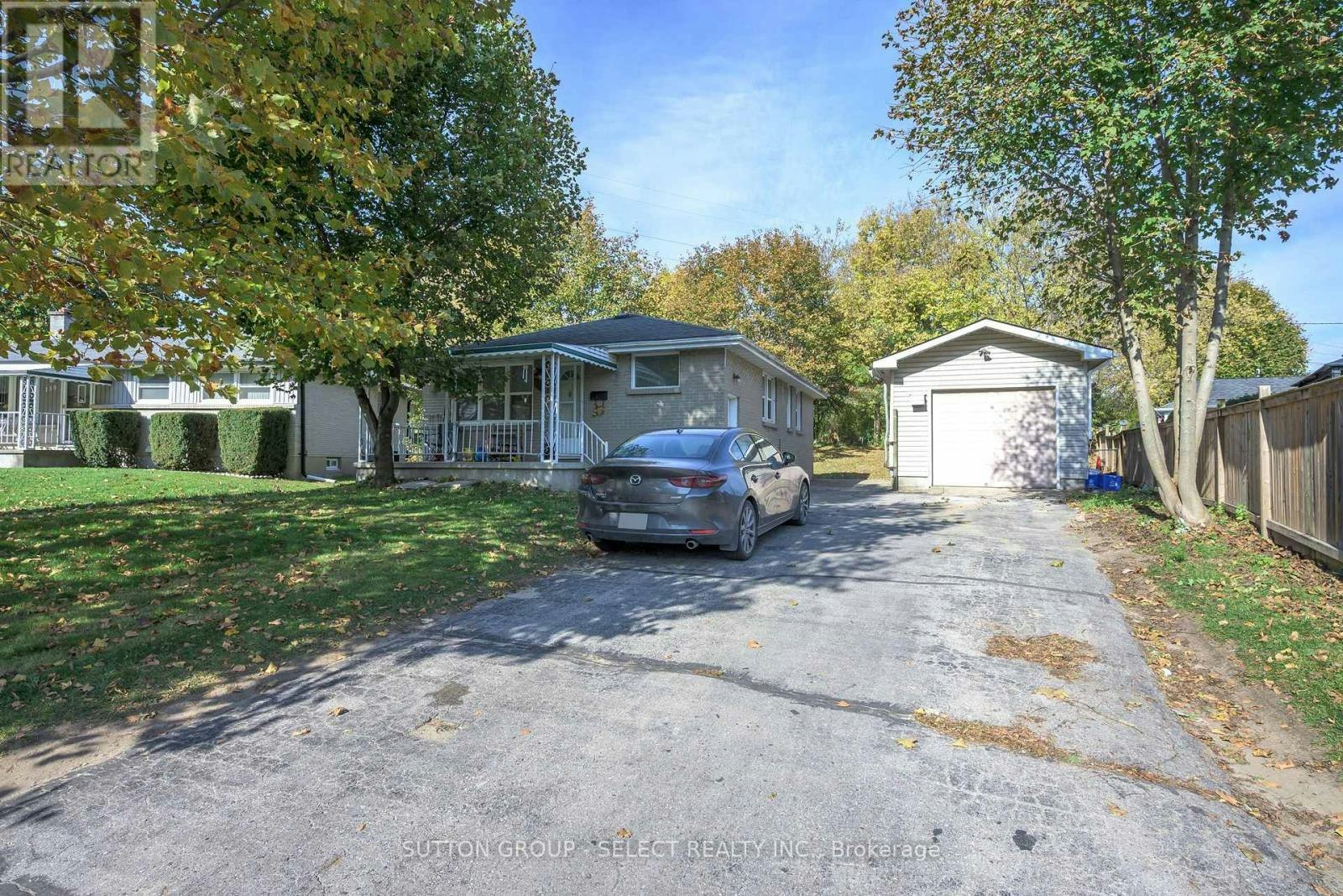 141 Fairmont Avenue, London, ON, N5W 1M1