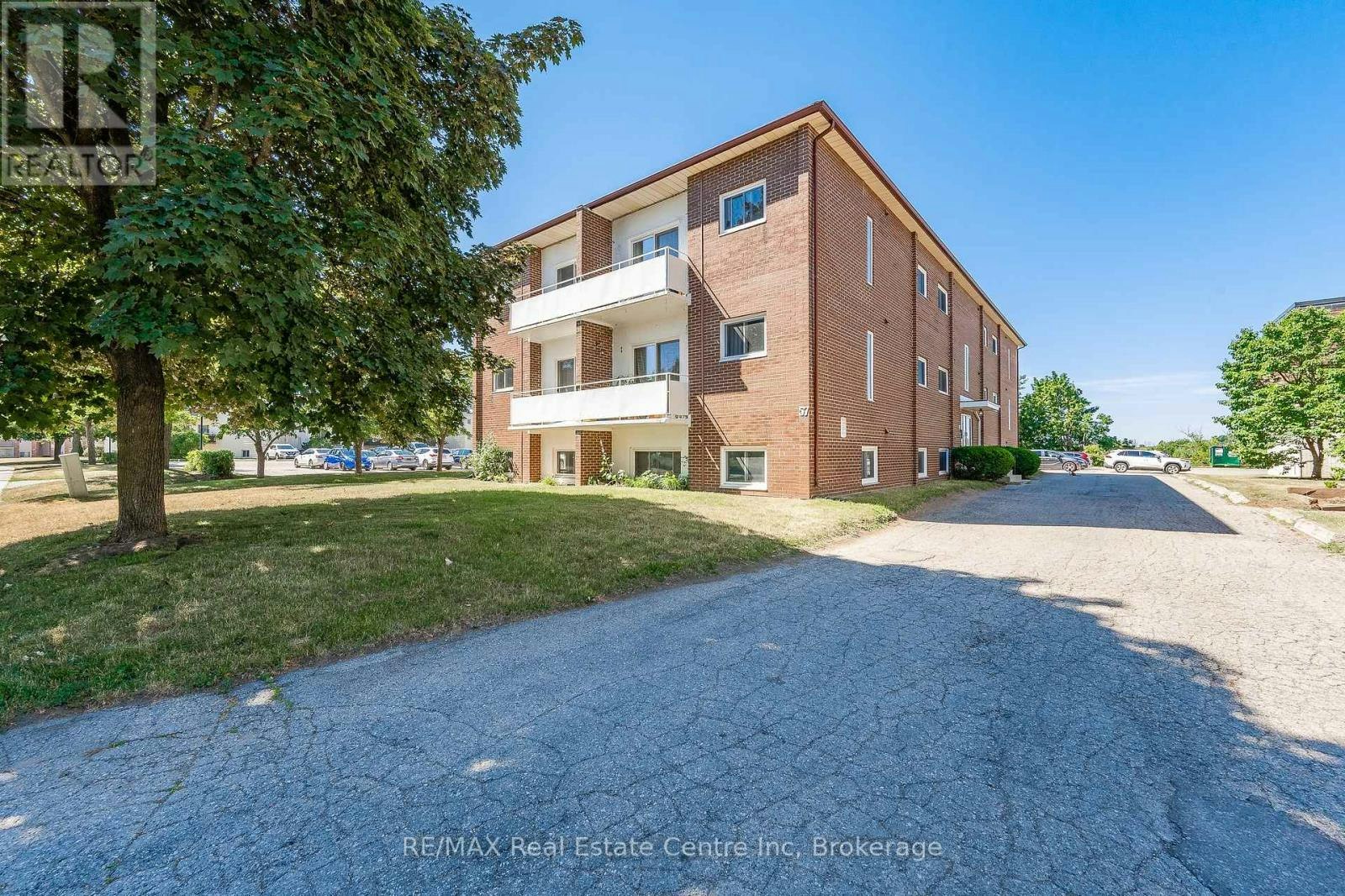 102-57 Conroy Crescent, Guelph, ON, N1G 2V5