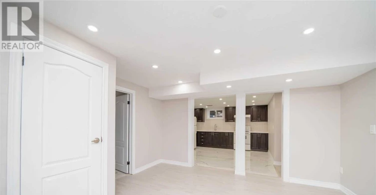 B-372 Adelaide Avenue, Oshawa, ON, L1J 2R6 - 6