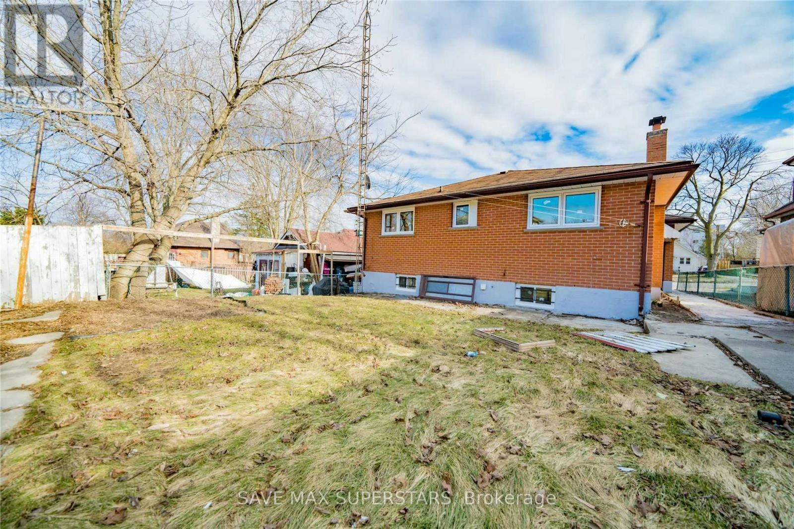 B-372 Adelaide Avenue, Oshawa, ON, L1J 2R6 - 3
