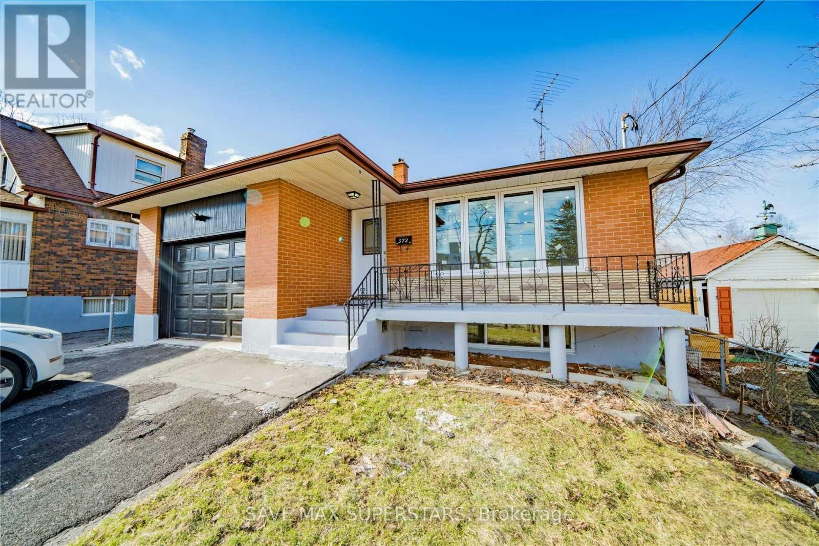 B-372 Adelaide Avenue, Oshawa, ON, L1J 2R6