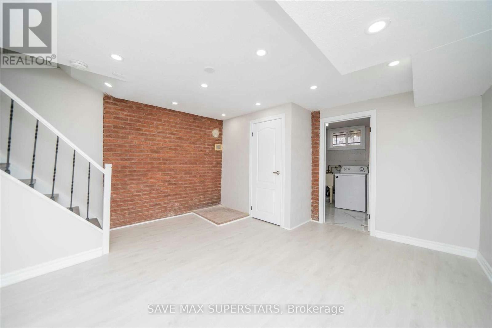 B-372 Adelaide Avenue, Oshawa, ON, L1J 2R6 - 5