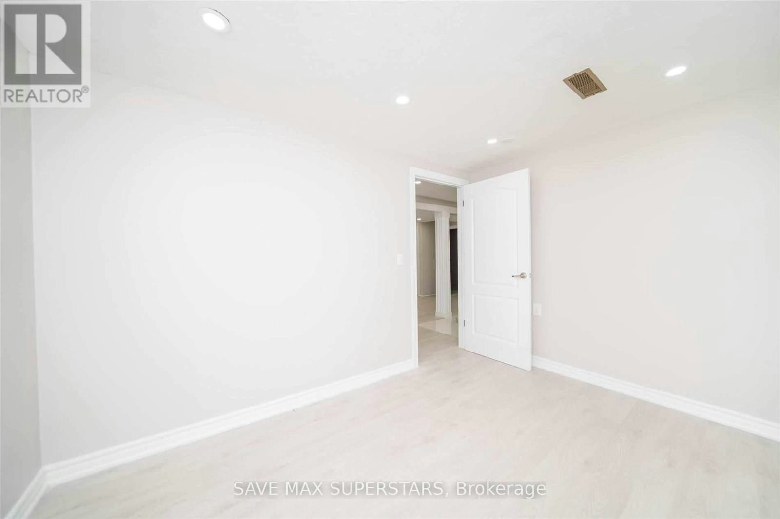 B-372 Adelaide Avenue, Oshawa, ON, L1J 2R6 - 15