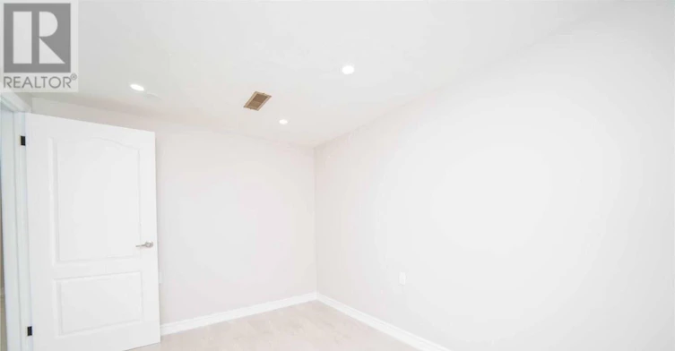B-372 Adelaide Avenue, Oshawa, ON, L1J 2R6 - 14