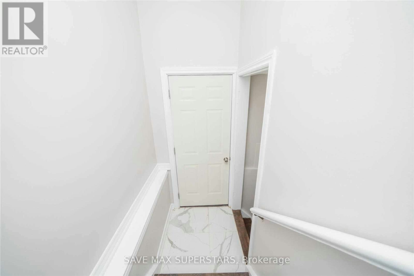 B-372 Adelaide Avenue, Oshawa, ON, L1J 2R6 - 4